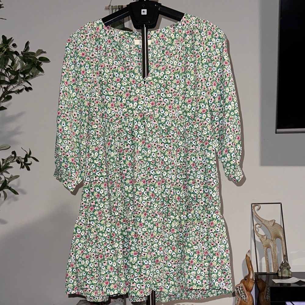 Entro oversized White and Pink Floral 1/4 sleeve Dress